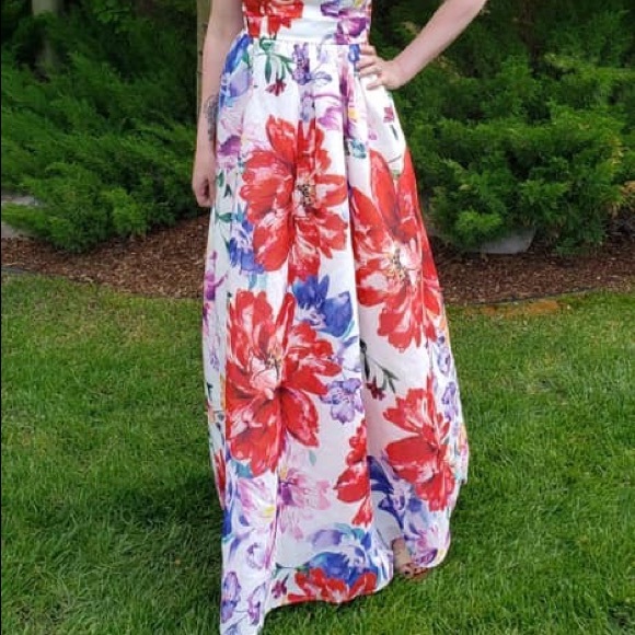 Floral gown - Picture 2 of 2